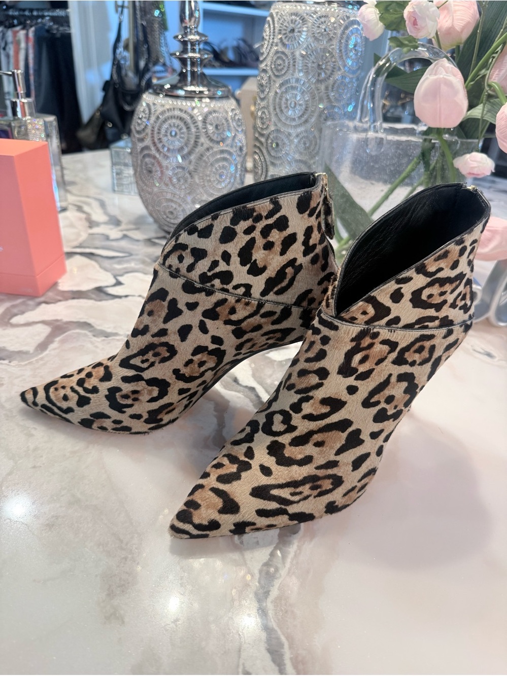 Leopard Print Pointed-Toe Ankle Boots - Women fur
